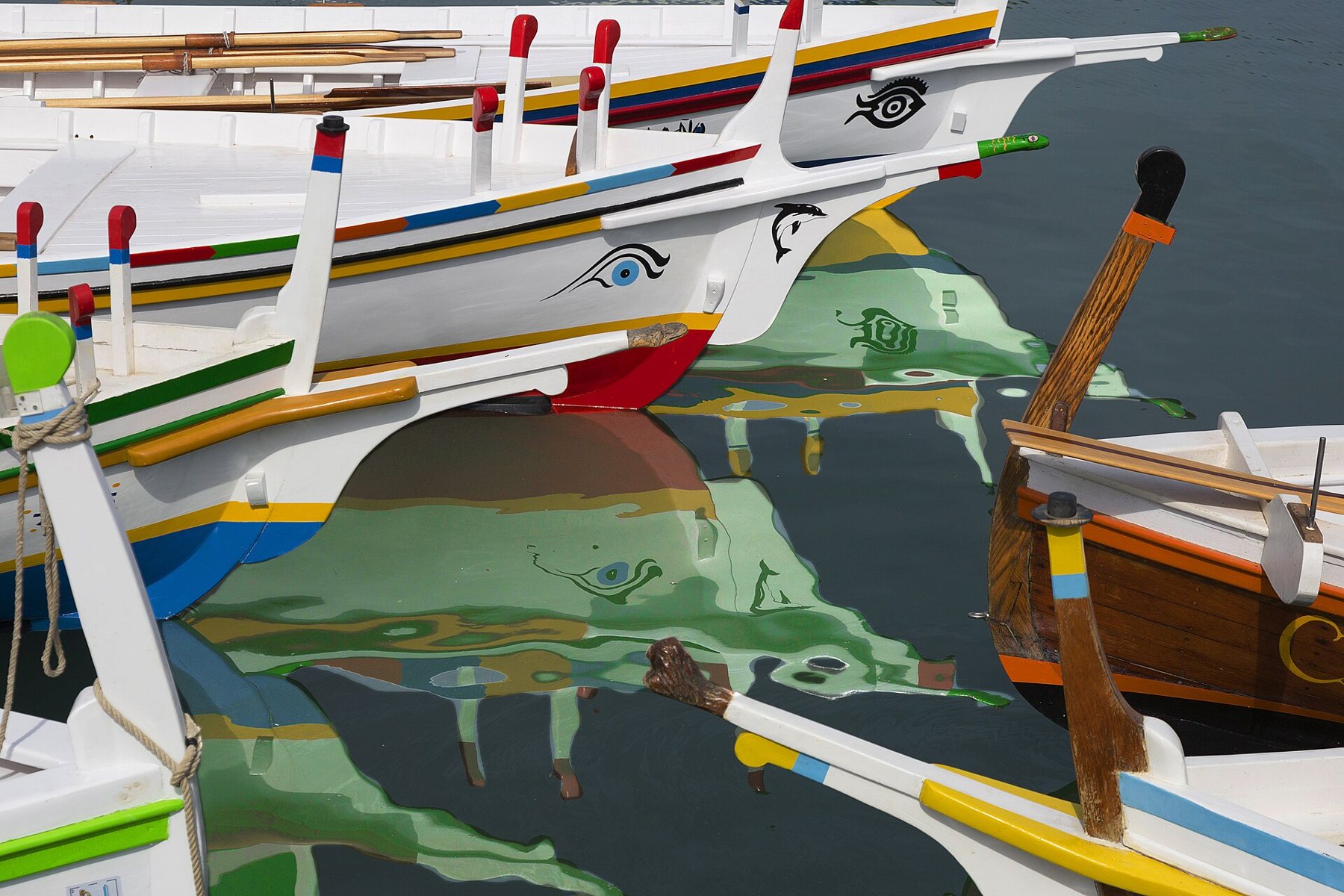 Proas pintadas con ojos: jábegas en Málaga