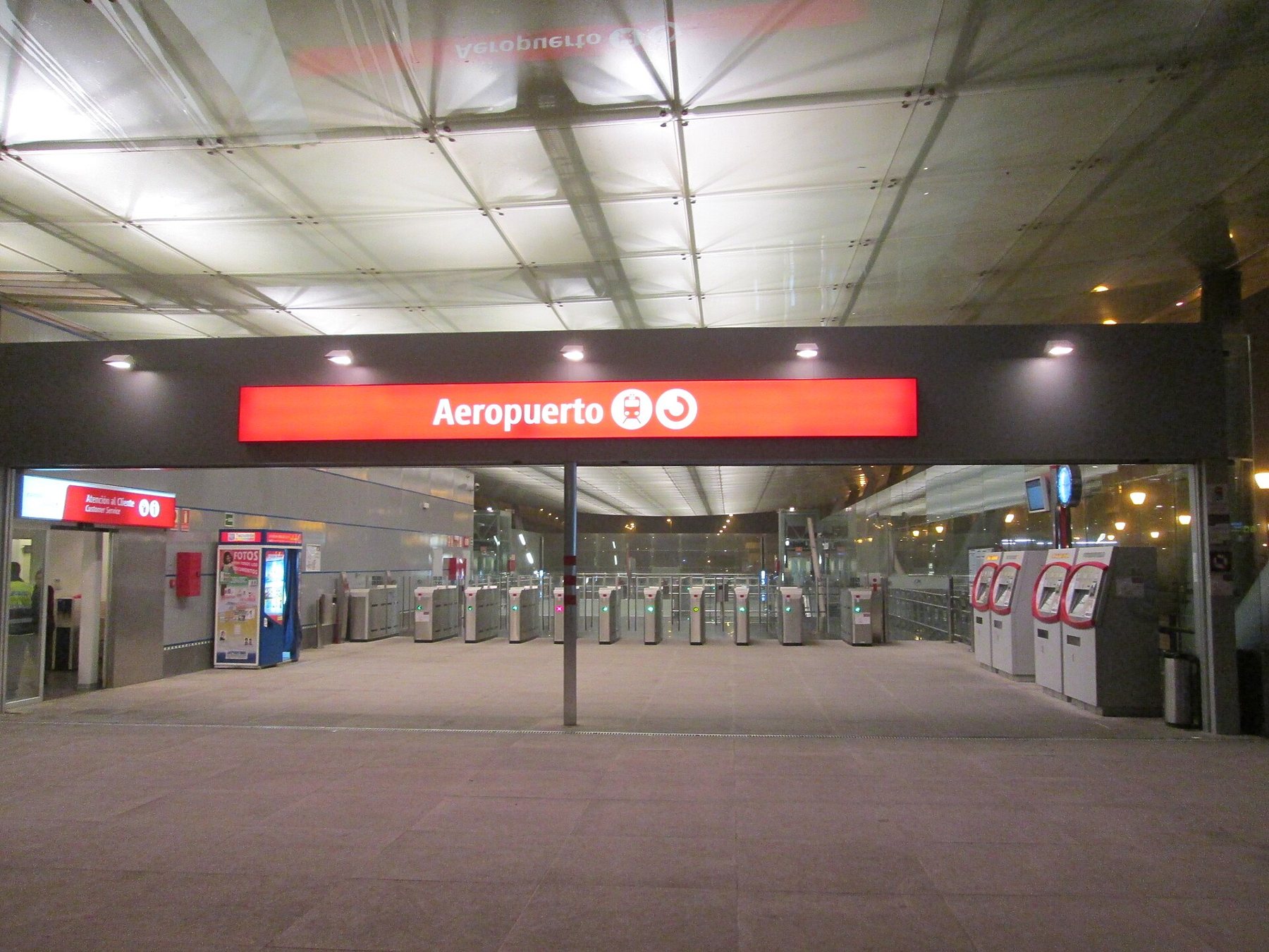 Estación de tren del aeropuerto: tren C1 hacia el centro